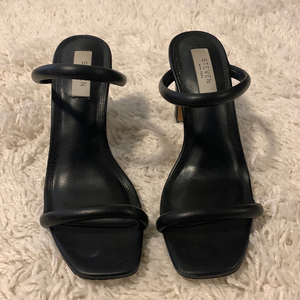 SEXY STRAPPY BLACK HEELS
